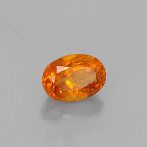 Clinohumite naturale arancione da 0,52 ct, taglio ovale, VS-SI