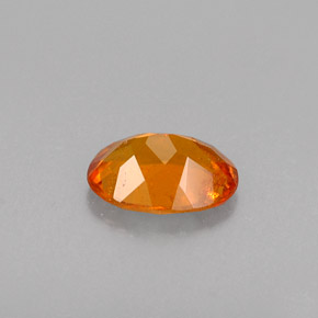 Clinoumite Giallo-arancione naturale da 0.46 ct, Taglio ovale, VS-SI