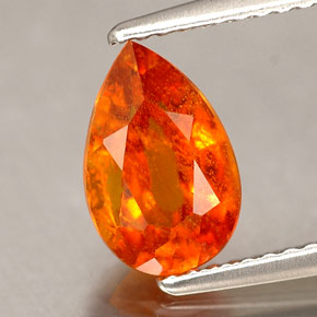 Clinoumite Giallo-arancione naturale da 1.75 ct, Forma a pera, SI