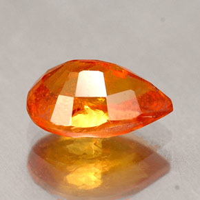 Clinoumite Giallo-arancione naturale da 1.75 ct, Forma a pera, SI