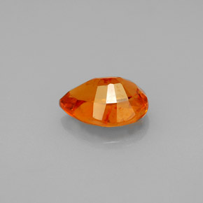 Clinohumite arancione giallastro naturale da 1,62 ct, taglio a pera, SI