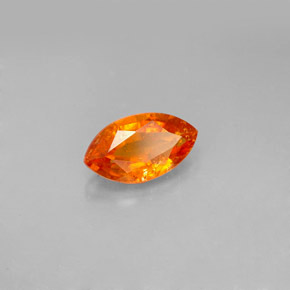 Clinoumite Giallo-arancione naturale da 1.36 ct, Taglio marquise, VS-SI