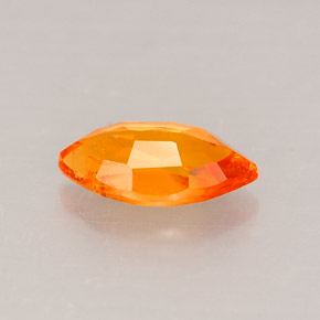 Clinoumite Giallo-arancione naturale da 0.67 ct, Taglio marquise, VS-SI