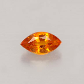 Clinohumite naturale arancione da 0,56 ct, marchesa, VS