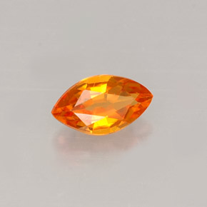 Clinoumite Giallo-arancione naturale da 0.37 ct, Taglio marquise, VS