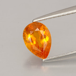 Clinohumite naturale arancione da 0,73 ct, taglio a pera, VS-SI