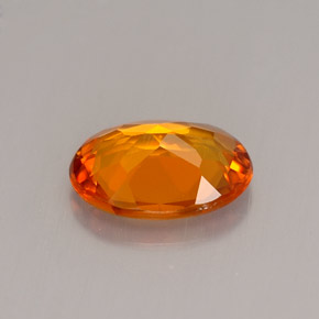 Clinohumite naturale arancione da 1,23 ct, taglio ovale, VS