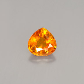 Clinoumite Giallo-arancione naturale da 0.69 ct, Forma a pera, VS-SI
