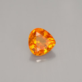 Clinoumite Giallo-arancione naturale da 0.69 ct, Forma a pera, VS-SI
