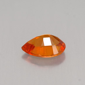 Clinoumite Giallo-arancione naturale da 0.98 ct, Forma a pera, VS-SI