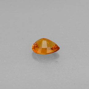 Clinoumite Giallo-arancione naturale da 0.61 ct, Forma a pera, SI