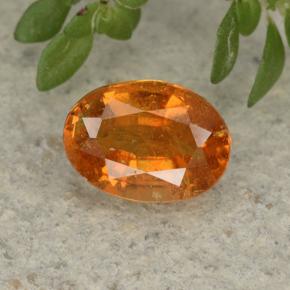 Clinoumite Giallo-arancione naturale da 1.05 ct, Taglio ovale, VS-SI