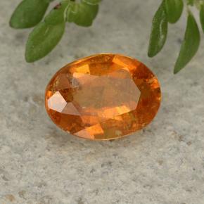Clinoumite Giallo-arancione naturale da 1.05 ct, Taglio ovale, VS-SI
