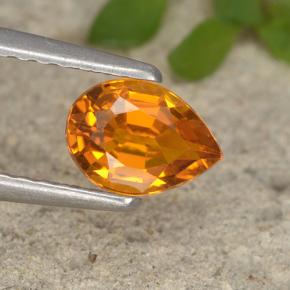 Clinoumite Giallo-arancione naturale da 0.70 ct, Forma a pera, VS-SI
