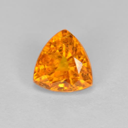 Clinohumite naturale arancione da 1,20 ct, trillion, SI