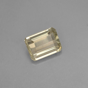 Diasporo cangiante naturale  da 0,84 ct, taglio smeraldo, VS