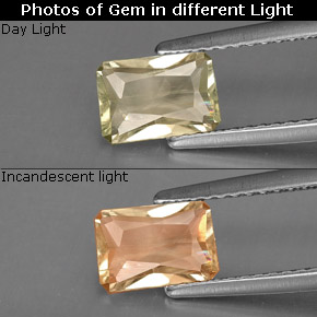 Diasporo cangiante naturale  da 1,00 ct, taglio smeraldo, VS