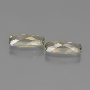Diasporo cangiante naturale giallo da 2,61 ct, taglio a cuscino, VVS