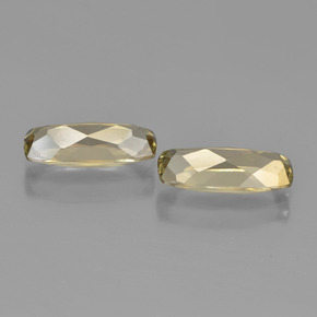 Diasporo cangiante naturale giallo da 3,01 ct, taglio a cuscino, VVS-VS