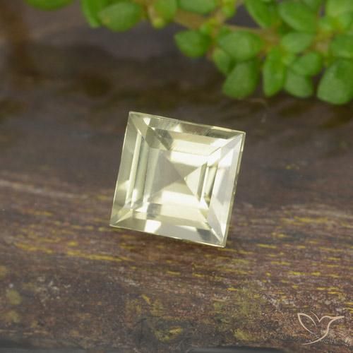 Diaspro cangiante Giallo pallido naturale da 0.59 ct, Quadrato, VVS-VS