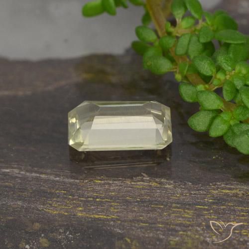 Diaspro cangiante Giallo dorato chiaro naturale da 0.66 ct, Ottagonale / Taglio smeraldo, VVS-VS
