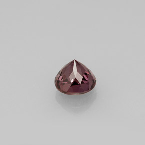 Granato cangiante Viola a rosso-rosa naturale da 0.66 ct, Taglio rotondo, VS