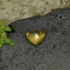 Granato cangiante naturale giallo da 0,68 ct, trillion, VS