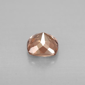 Granato cangiante Rosato a rosso-rosa naturale da 0.74 ct, Taglio a cuscino, VS