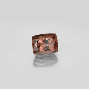Granato cangiante Rosa a rosso marroncino naturale da 3.65 ct, Taglio a cuscino, VVS-VS