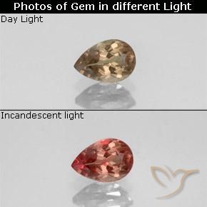 0.57ct Naturale Marrone chiaro Granato cangiante, Forma a pera, VS