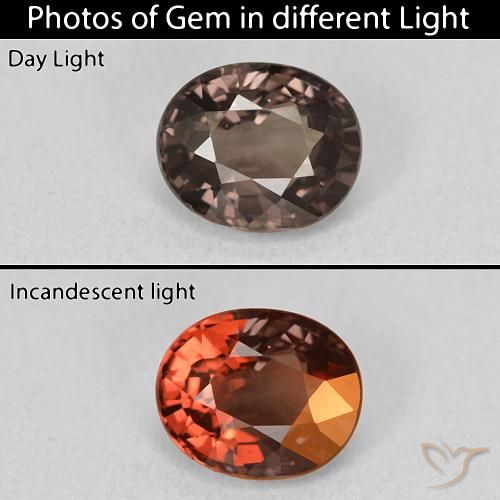 Granato cangiante Marrone medio naturale da 1.78 ct, Ovale, VVS-VS