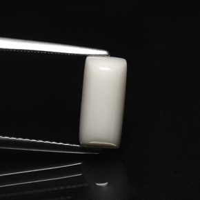 Corallo naturale bianco da 2,76 ct, baguette, opaco