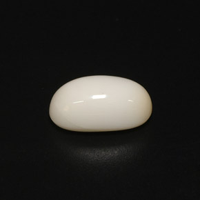 Corallo naturale bianco da 2,81 ct, taglio ovale, opaco
