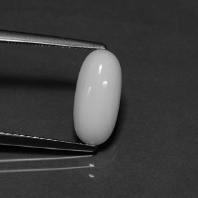 Corallo naturale bianco da 1,82 ct, taglio ovale, opaco