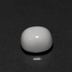 Corallo naturale bianco da 2,26 ct, taglio ovale, opaco