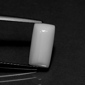 Corallo bianco naturale da 1,88 ct, baguette, opaco