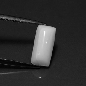 Corallo naturale bianco da 1,92 ct, baguette, opaco