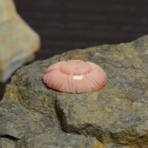 Corallo naturale rosa da 3,39 ct, taglio fiore, opaco