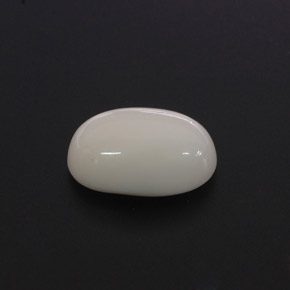Corallo naturale bianco da 2,68 ct, taglio ovale, opaco