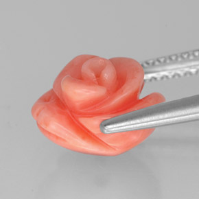 Corallo naturale rosa da 2,84 ct, forma fantasia, opaco