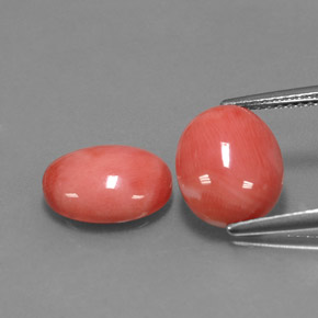 Corallo naturale rosa da  ct, taglio ovale, opaco