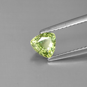 Granato demantoide naturale verde da 0,57 ct, trillion, VS