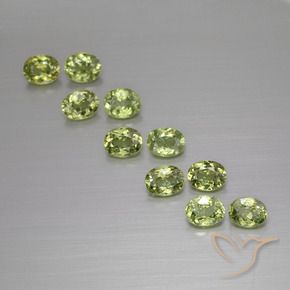 Gemme di Granato demantoide Verde medio naturale da 2.37 ct, Ovale, VS