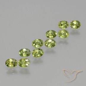 Gemme di Granato demantoide Verde giallastro naturale da 2.31 ct, Ovale, VS