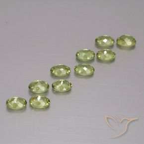 Gemme di Granato demantoide Caldo terroso verde naturale da 2.09 ct, Ovale, VS