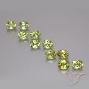 Gemme di Granato demantoide Caldo terroso verde naturale da 2.40 ct, Ovale, VS