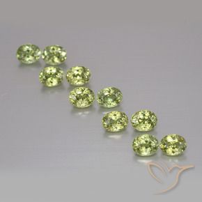 Gemme di Granato demantoide Verde medio naturale da 2.44 ct, Ovale, VS
