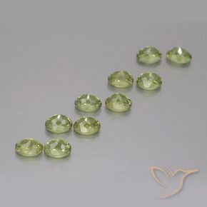 Gemme di Granato demantoide Verde medio naturale da 2.44 ct, Ovale, VS