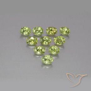 Gemme di Granato demantoide Verde terroso chiaro naturale da 2.73 ct, Ovale, VS