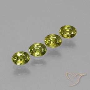 Gemme di Granato demantoide Medium Light Green naturale da 1.02 ct, Ovale, VS